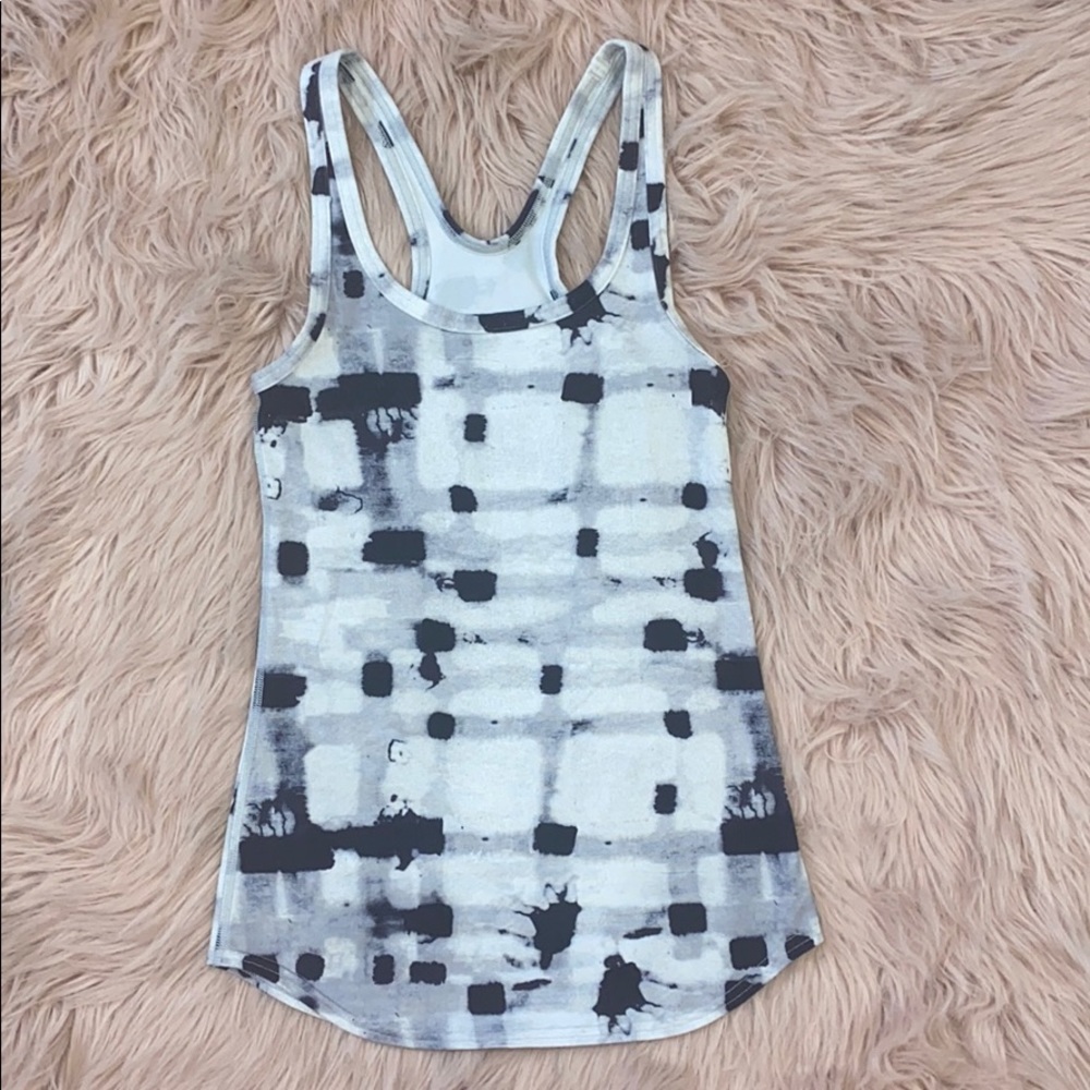 Lululemon tank